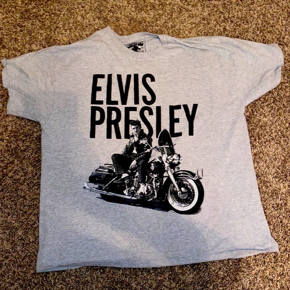 Oversized t-shirt, grey with “Elvis Presley” on the front